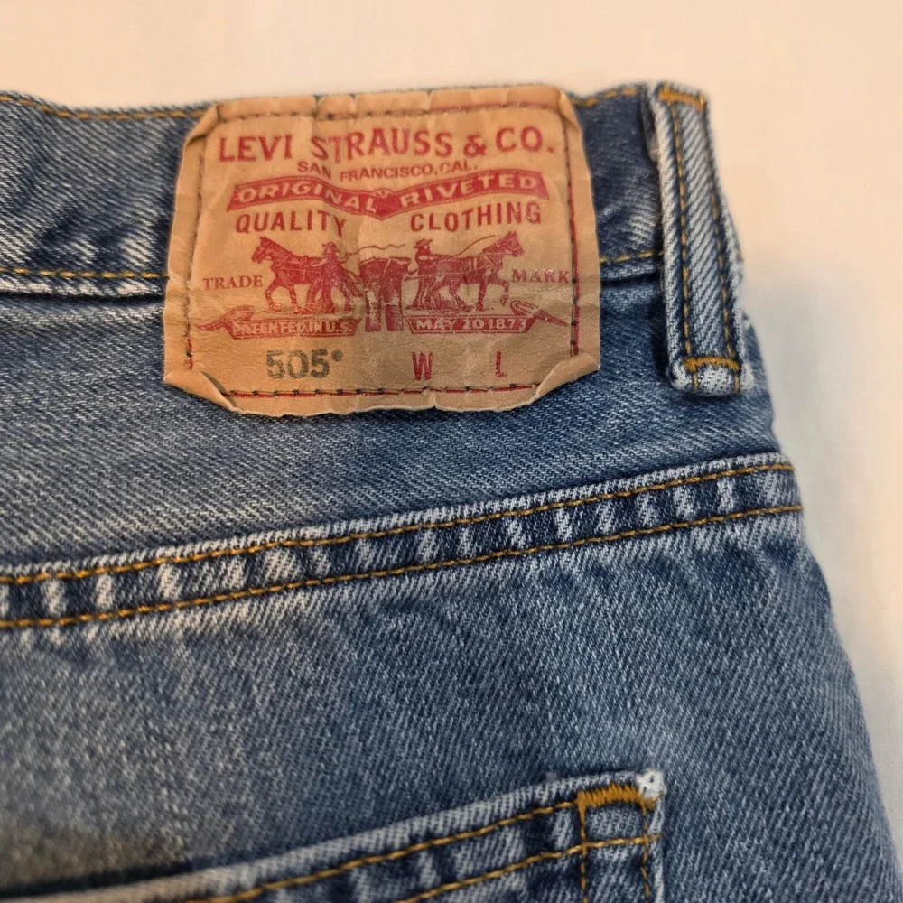 Levis 505 Straight Fit Jeans Mens 48x27 Blue Medium Wash Excellent Classic Denim